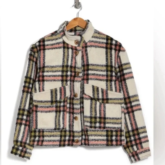 Bagatelle Shacket - Picture 3 of 14